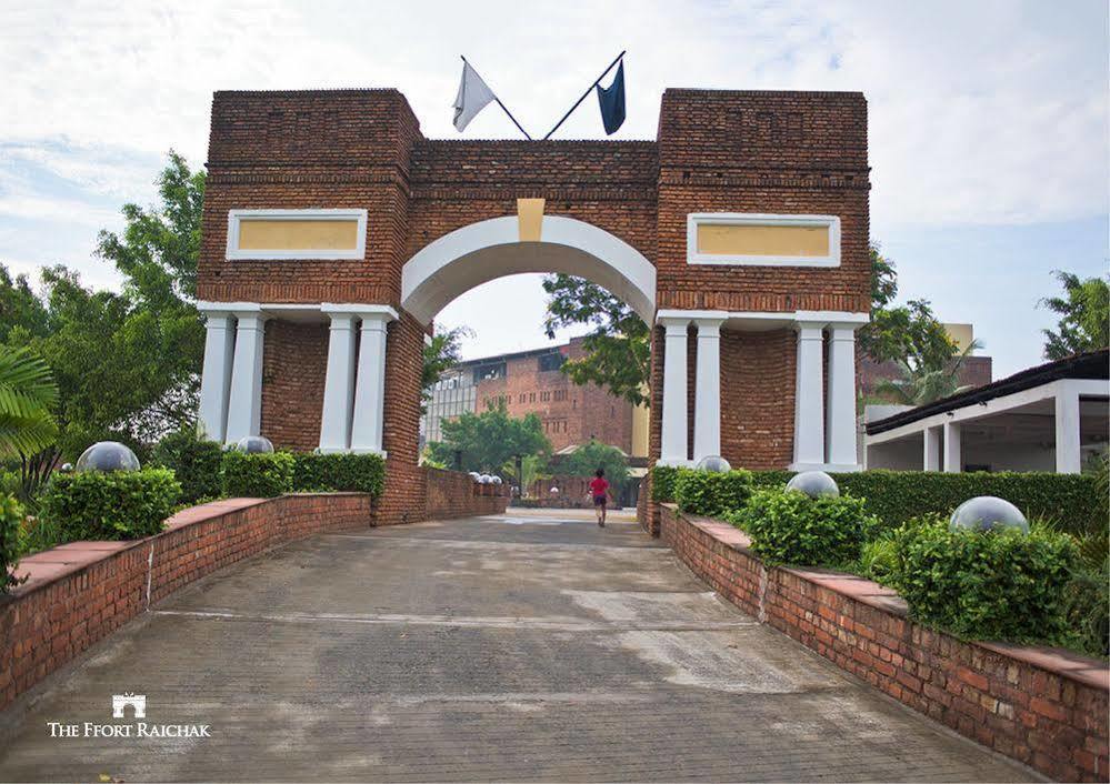 The Ffort Raichak. Hotel Calcutta Buitenkant foto