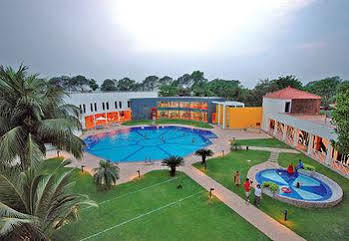 The Ffort Raichak. Hotel Calcutta Buitenkant foto